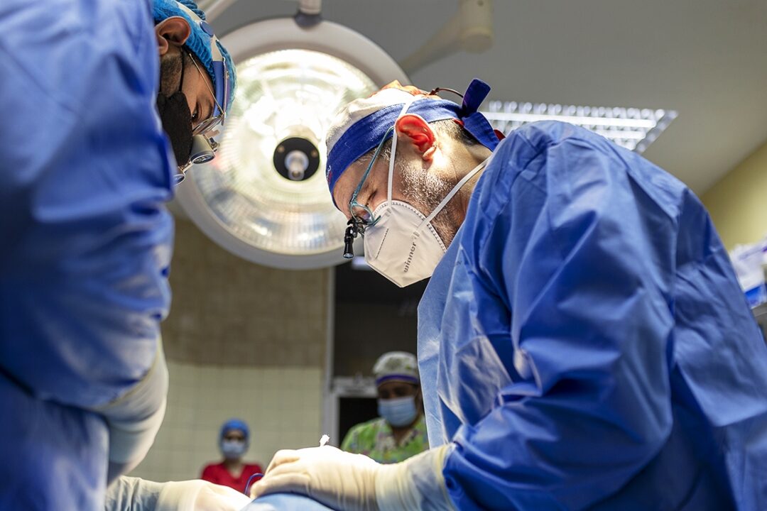 Paraguayan Volunteer surgeon Dr. Miguel Fariñas during Zoe's cleft surgery. Photo: Carlos Rueda