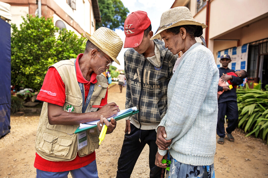 Patient advocate Dadafara interacting with guardians of patients during the programme. Photo: Lorenzo Monacelli